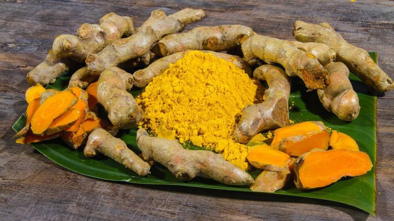 How to make turmeric powder