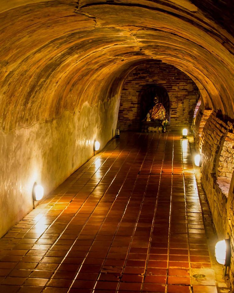 Wat Umong means the tunnel temple