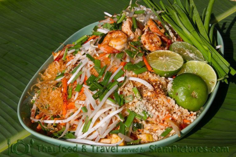 Pad Thai or fried noodles.