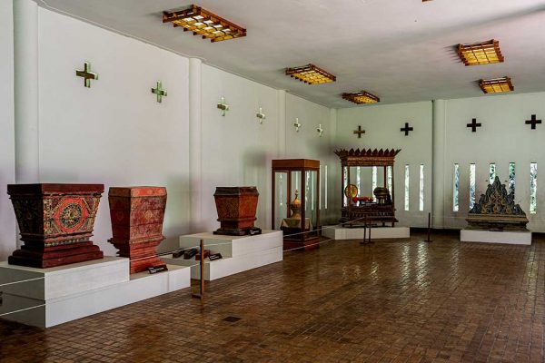 Manuscript chest for Buddhist scriptures Rai Mae Fah Luang, Chiang Rai, Thailand